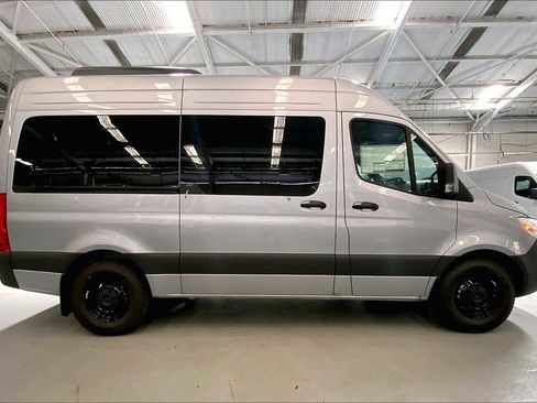 Used 2025 Mercedes-Benz Sprinter 2500 image 8