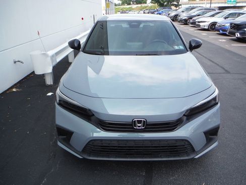 Used 2023 Honda Civic Sport image 3