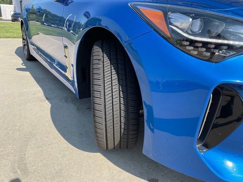 Used 2018 Kia Stinger GT1 AWD/4WD image 17