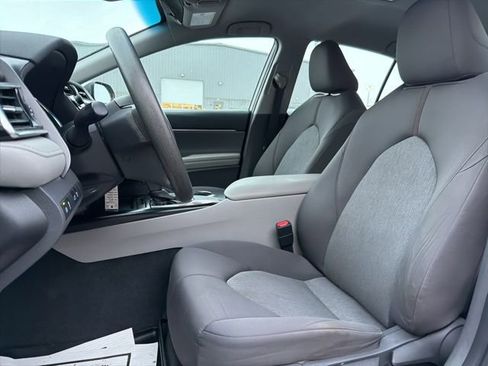 Certified 2018 Toyota Camry L image 13