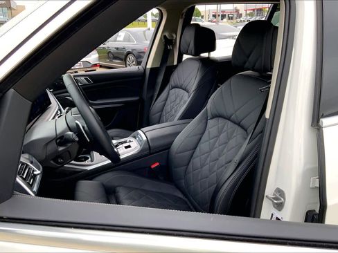 Used 2024 BMW X7 xDrive40i w/ Executive Package AWD/4WD image 7