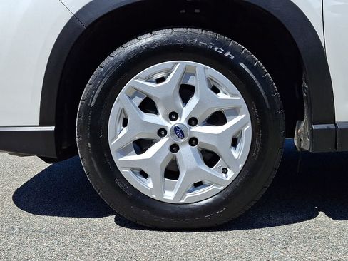 Used 2021 Subaru Forester AWD/4WD image 9