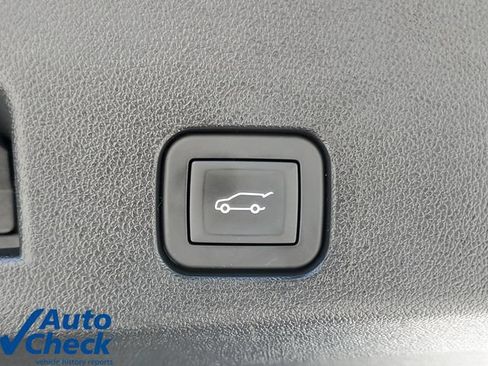 Used 2024 GMC Acadia Elevation FWD image 11