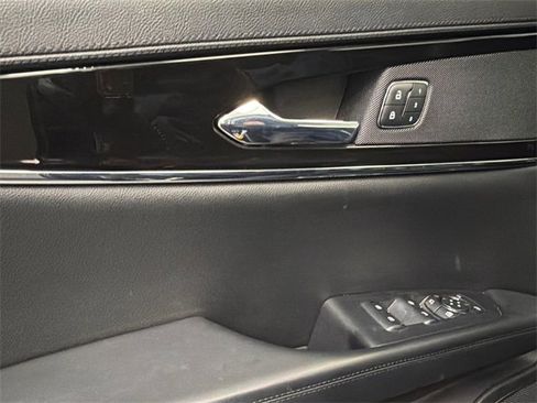 Used 2022 Lincoln Nautilus FWD w/ Premium Package image 32