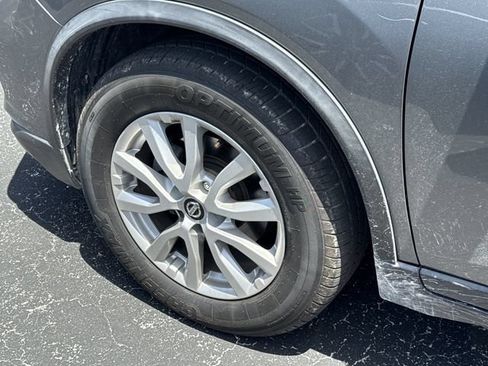 Used 2019 Nissan Rogue SV FWD image 5