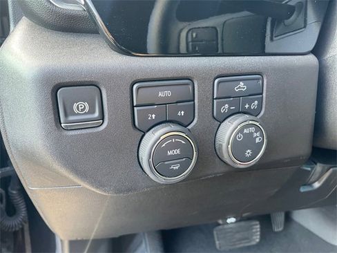 Used 2025 Chevrolet Silverado 1500 LT image 18