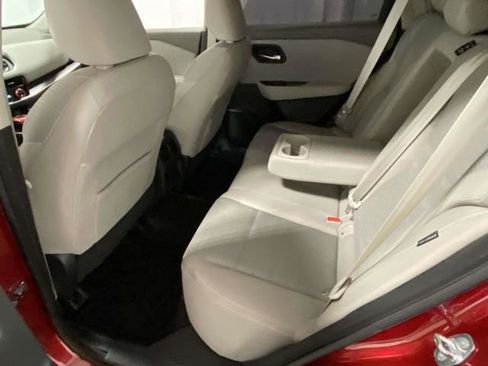 Used 2022 Nissan Rogue SV image 8