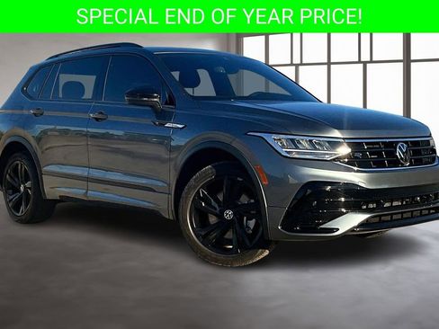 Used 2023 Volkswagen Tiguan SE R-Line image 3