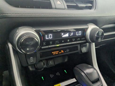 Certified 2022 Toyota RAV4 XLE w/ Convenience Package image 20