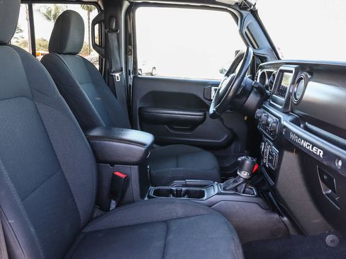 Used 2020 Jeep Wrangler Unlimited Sport image 26