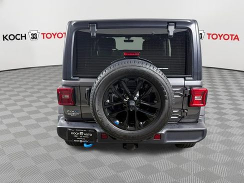 Used 2023 Jeep Wrangler Unlimited Sahara w/ Cold Weather Group AWD/4WD image 7