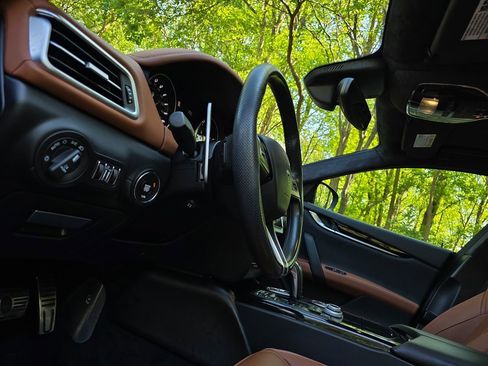 Used 2022 Maserati Ghibli GT image 27