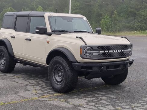 Certified 2025 Ford Bronco Badlands AWD/4WD image 1