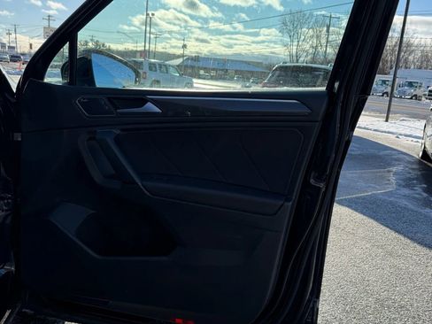 Used 2019 Volkswagen Tiguan SEL Premium R-Line image 26