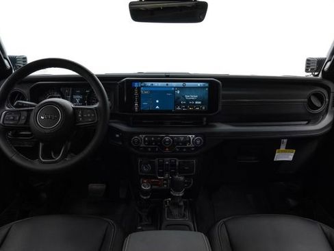 Used 2025 Jeep Gladiator Rubicon w/ Safety Group image 13