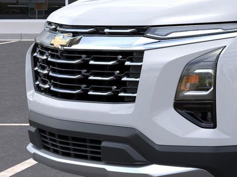 New 2026 Chevrolet Equinox LT w/ Convenience Package II AWD/4WD image 13