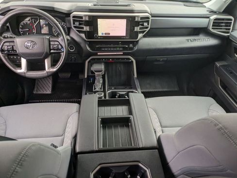 Used 2022 Toyota Tundra SR5 w/ SR5 Convenience Package AWD/4WD image 20