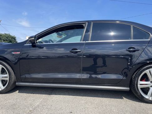 Used 2017 Volkswagen Jetta GLI FWD image 12