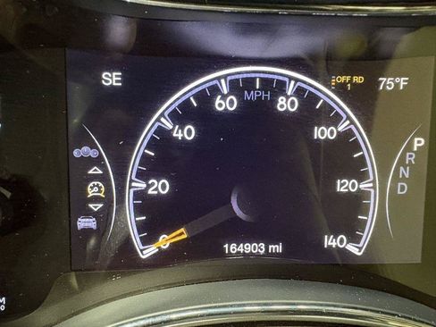 Used 2019 Jeep Grand Cherokee Overland AWD/4WD image 18