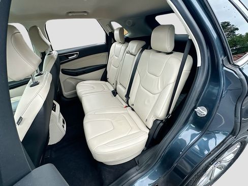 Used 2022 Ford Edge Titanium AWD/4WD image 24