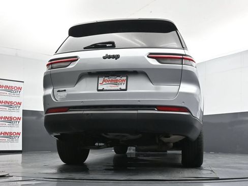 Used 2024 Jeep Grand Cherokee L Laredo AWD/4WD image 34