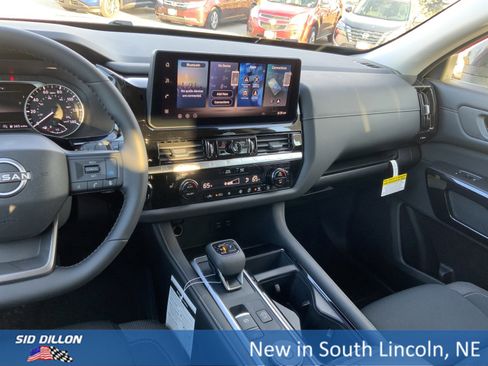 New 2026 Nissan Pathfinder SV image 7