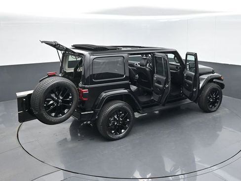 Used 2022 Jeep Wrangler Unlimited Sahara image 63