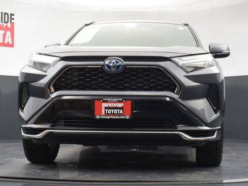 Used 2024 Toyota RAV4 SE w/ Weather & Moonroof Package image 32