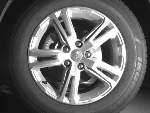 Used 2024 GMC Terrain SLE FWD image 12