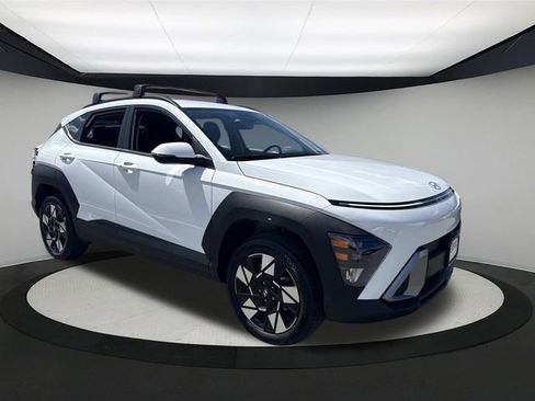Certified 2025 Hyundai Kona SEL AWD/4WD image 2