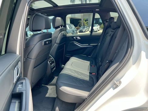 Used 2025 BMW X5 sDrive40i w/ Climate Comfort Package RWD image 20
