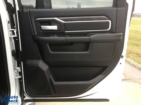 Used 2024 RAM 2500 Big Horn image 14