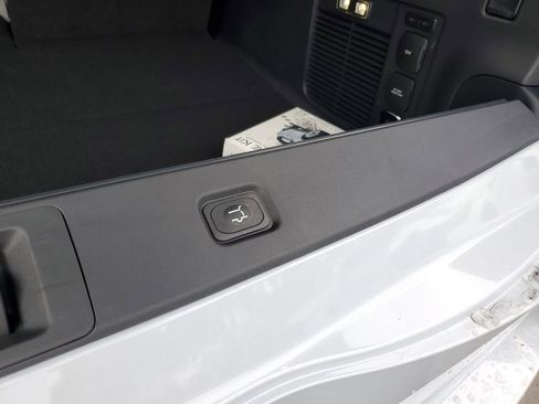 New 2025 Lincoln Navigator L Reserve AWD/4WD image 8