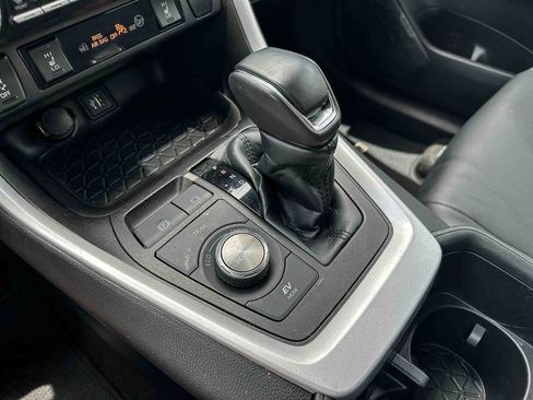 Used 2023 Toyota RAV4 XSE AWD/4WD image 34