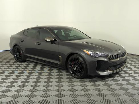 Used 2023 Kia Stinger GT2 RWD image 9