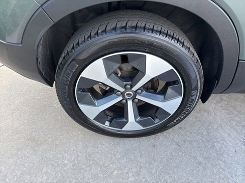 Certified 2026 Volvo XC40 B5 Plus AWD/4WD image 14