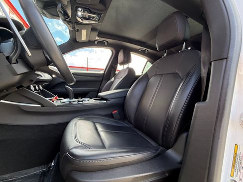 Used 2023 Alfa Romeo Stelvio Sprint RWD image 12
