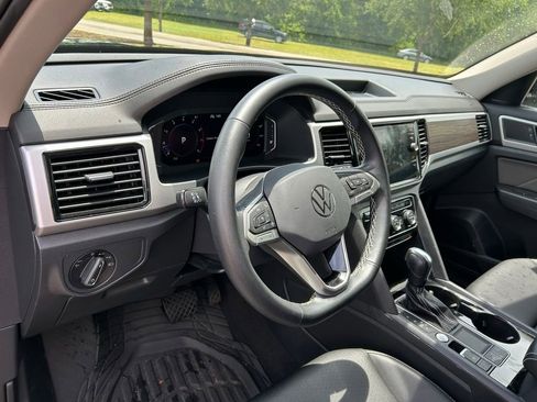 Certified 2023 Volkswagen Atlas SE FWD image 22