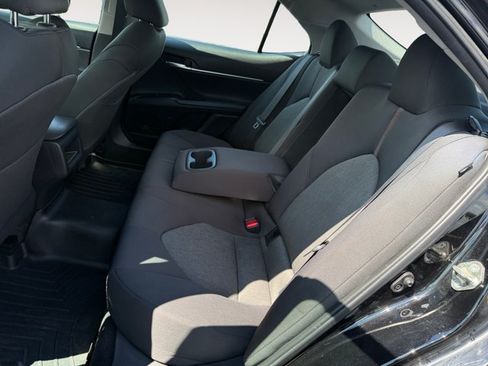 Used 2020 Toyota Camry LE FWD image 11