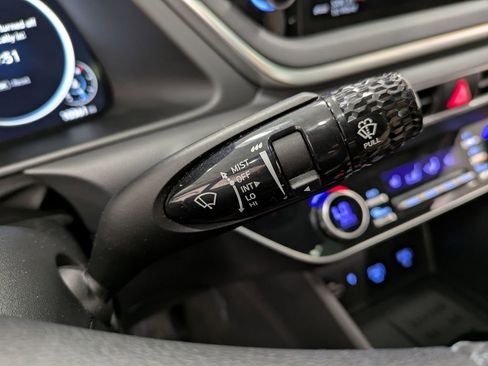 Used 2023 Hyundai Sonata SEL w/ Convenience Package FWD image 18