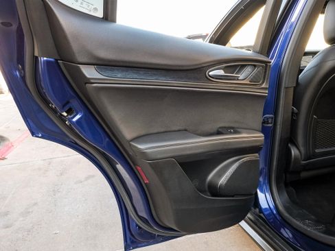 Used 2022 Alfa Romeo Stelvio Sprint image 42