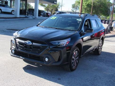 Used 2023 Subaru Outback Premium AWD/4WD image 7