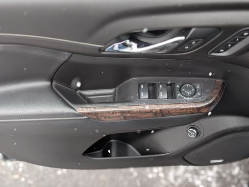 Used 2021 GMC Acadia Denali w/ Denali Ultimate Package image 33