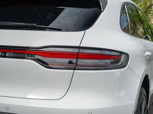 Certified 2026 Porsche Macan AWD/4WD image 47