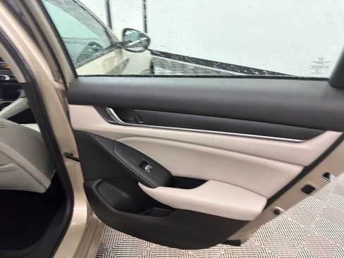 Used 2019 Honda Accord LX image 16
