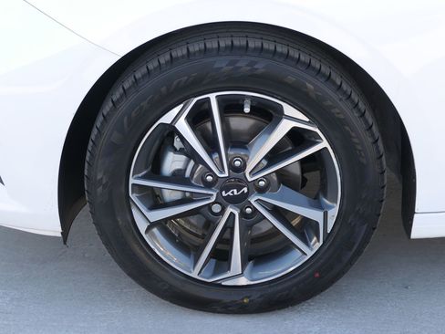 Used 2023 Kia Forte LXS w/ LXS Technology Package image 10