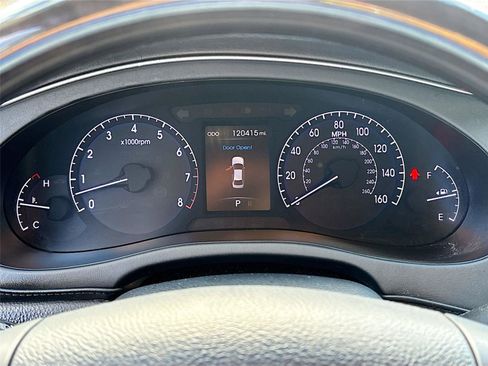 Used 2012 Hyundai Genesis 5.0 image 13