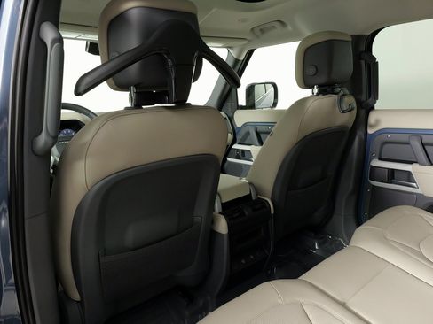 Used 2024 Land Rover Defender 110 S image 49