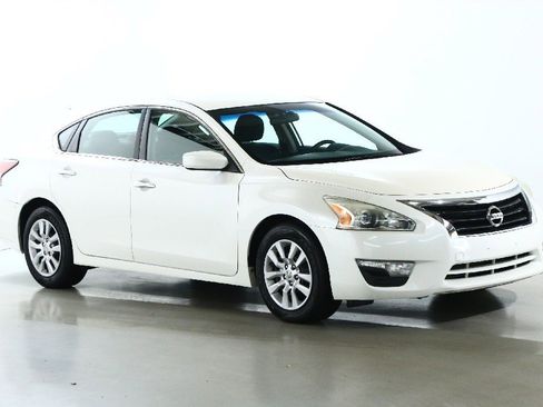 Used 2014 Nissan Altima 2.5 S image 9