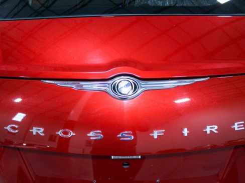 Used 2005 Chrysler Crossfire Limited image 19